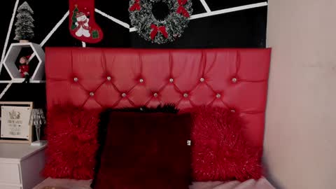 Ela online show from December 19, 2024, 8:13 pm