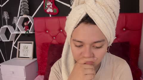 Ela online show from December 23, 2024, 7:41 pm