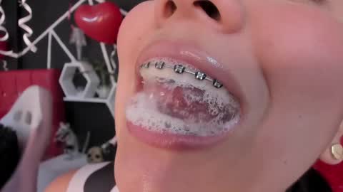 Ela online show from February 23, 2025, 4:17 am