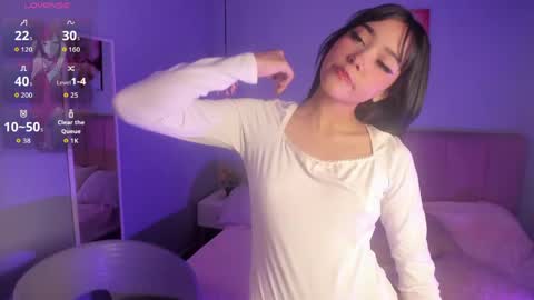 Snapshot of ela_petit chatting on May 12, 2026, 7:33 pm Ela online show from May 12, 2026, 7:33 pm