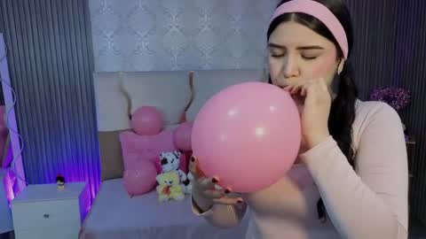 Snapshot of ela_tay1 chatting on April 18, 2026, 7:07 pm ela_tay1 online show from April 18, 2026, 7:07 pm