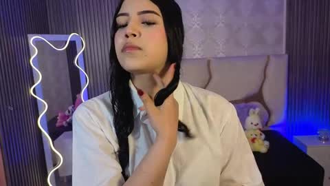 Snapshot of ela_tay1 chatting on May 2, 2026, 7:19 pm ela_tay1 online show from May 2, 2026, 7:19 pm
