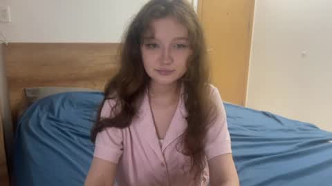 Snapshot of ela_wish chatting on June 25, 2026, 6:45 pm Ela online show from June 25, 2026, 6:45 pm