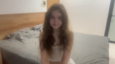 Snapshot of ela_wish chatting on June 26, 2026, 7:29 pm Ela online show from June 26, 2026, 7:29 pm