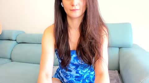 Ela online show from February 24, 2025, 1:53 pm