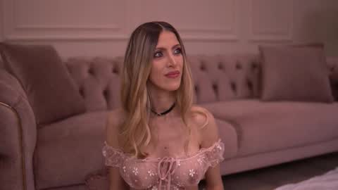 Ella online show from November 6, 2025, 5:41 am