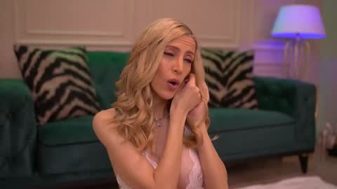 Ella online show from April 19, 2026, 6:02 am