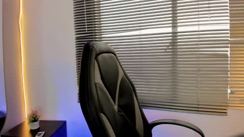 Elaia online show from December 4, 2024, 12:03 pm