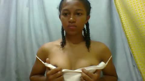 elaliealdy online show from February 3, 2026, 5:27 am