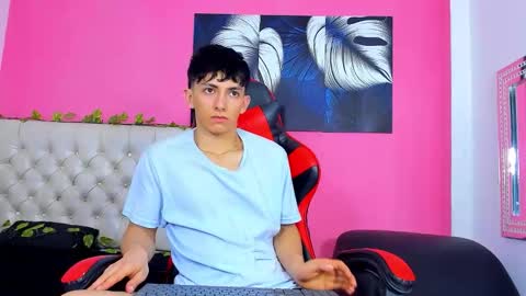 Elan Giralon online show from November 12, 2025, 11:03 pm