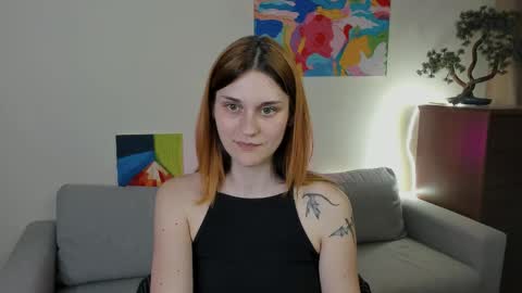 Snapshot of elani_lune chatting on May 18, 2026, 12:07 am Elani online show from May 18, 2026, 12:07 am