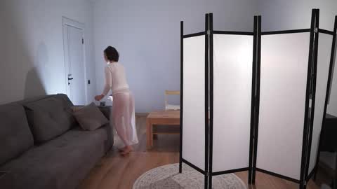 ELA 3 online show from October 28, 2025, 6:06 am