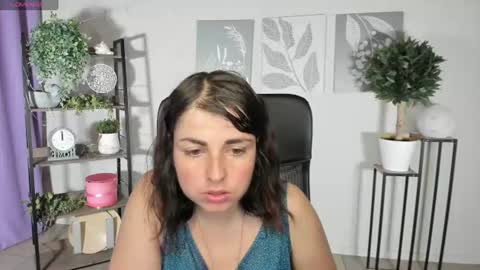 Snapshot of elara_starfall chatting on June 19, 2026, 5:23 am Marta online show from June 19, 2026, 5:23 am