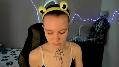 elastikiss online show from April 4, 2026, 4:55 am