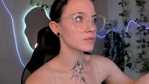 elastikiss online show from June 22, 2026, 7:49 am