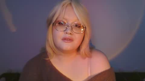 elayne_sweet online show from April 4, 2026, 8:01 am