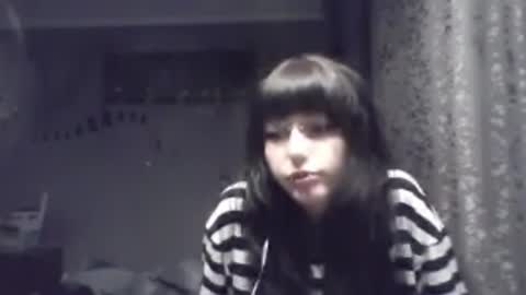 Snapshot of elaynetanton chatting on April 23, 2026, 5:04 pm Lia online show from April 23, 2026, 5:04 pm