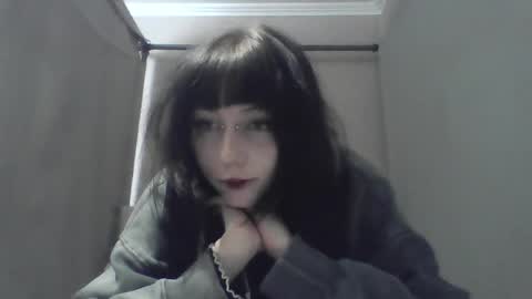 Snapshot of elaynetanton chatting on April 25, 2026, 11:35 am Lia online show from April 25, 2026, 11:35 am
