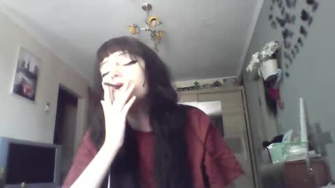 Snapshot of elaynetanton chatting on May 16, 2026, 7:27 am Lia online show from May 16, 2026, 7:27 am