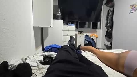 Calientesamateurr online show from April 19, 2026, 8:11 pm