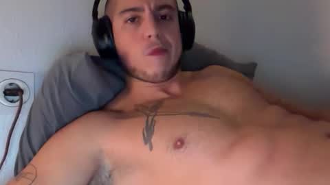 elcarlobukowski1905 online show from October 27, 2025, 2:26 am