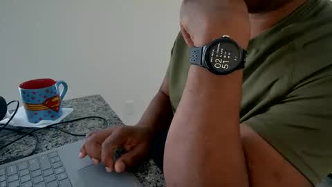 eldongue2024 online show from February 26, 2025, 7:49 pm