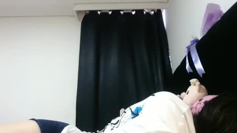 electraweb_09 online show from November 7, 2025, 1:00 pm