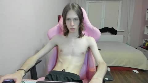 eleganc3 online show from November 6, 2025, 7:37 pm