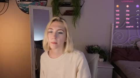 Snapshot of elen__moore chatting on May 24, 2026, 5:45 am Elen online show from May 24, 2026, 5:45 am