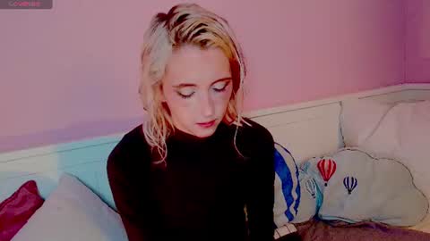Elen  online show from July 19, 2026, 5:33 am