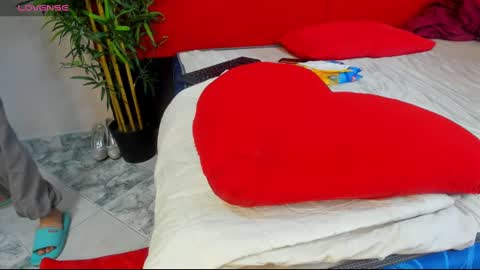 Elena  Derek online show from December 28, 2024, 3:26 am