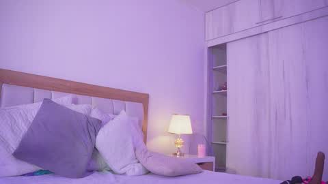 Snapshot of elena_mature chatting on November 26, 2025, 7:26 pm Elena online show from November 26, 2025, 7:26 pm