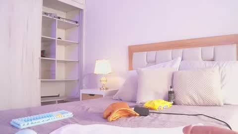 Snapshot of elena_mature chatting on December 5, 2025, 6:04 pm Elena online show from December 5, 2025, 6:04 pm