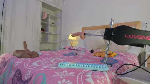 Snapshot of elena_mature chatting on December 16, 2025, 8:25 pm Elena online show from December 16, 2025, 8:25 pm