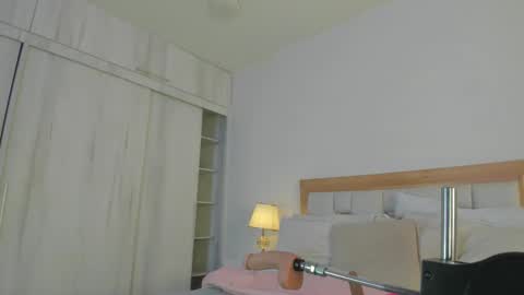 Snapshot of elena_mature chatting on December 21, 2025, 7:21 pm Elena online show from December 21, 2025, 7:21 pm