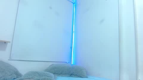 elena_wolff online show from November 3, 2025, 11:55 am