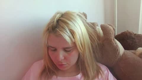 Snapshot of elenaflirt chatting on June 6, 2026, 4:33 pm Elena online show from June 6, 2026, 4:33 pm