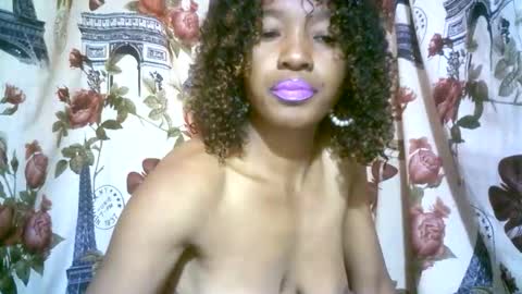 Snapshot of elenah0123 chatting on September 12, 2025, 6:02 am elenah013 online show from September 12, 2025, 6:02 am
