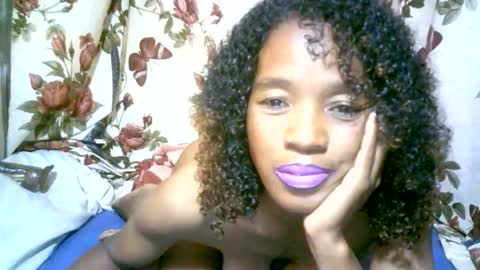 Snapshot of elenah0123 chatting on September 19, 2025, 6:59 am elenah013 online show from September 19, 2025, 6:59 am