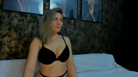 Hellen online show from December 10, 2024, 8:16 pm