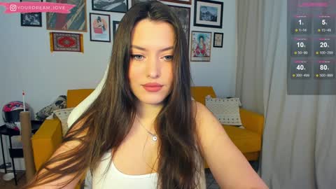Snapshot of elenalooove chatting on December 13, 2024, 4:43 am Elena insta yourdream 1ove online show from December 13, 2024, 4:43 am