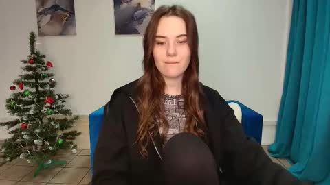 elenaoconar online show from December 3, 2025, 10:02 am