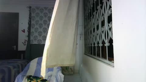 eleniedoll online show from March 4, 2026, 6:25 pm