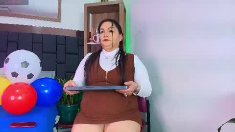 elenna_boobs_ online show from June 25, 2026, 3:39 am
