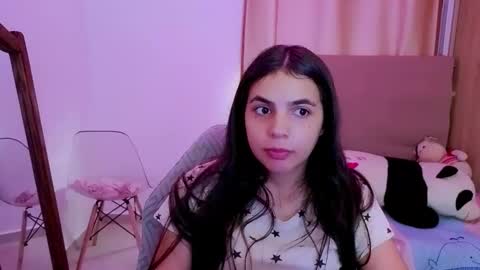 Snapshot of elenna_hotx chatting on April 21, 2026, 6:23 pm agnes online show from April 21, 2026, 6:23 pm