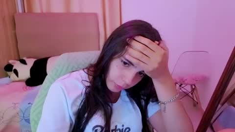 Snapshot of elenna_hotx chatting on April 28, 2026, 6:57 pm agnes online show from April 28, 2026, 6:57 pm