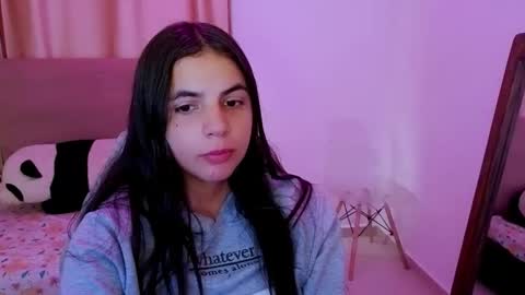 Snapshot of elenna_hotx chatting on May 17, 2026, 5:31 pm agnes online show from May 17, 2026, 5:31 pm