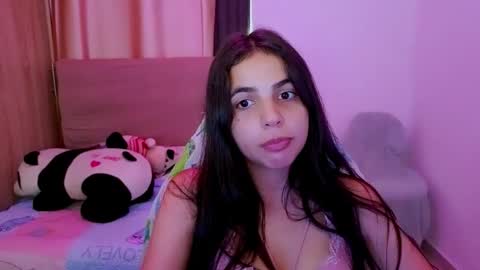 Snapshot of elenna_hotx chatting on May 26, 2026, 7:10 pm agnes online show from May 26, 2026, 7:10 pm