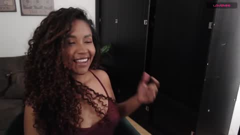 Snapshot of elenna_snow chatting on July 25, 2026, 4:43 am Elenna online show from July 25, 2026, 4:43 am