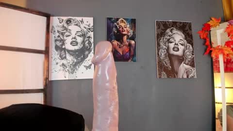 Snapshot of eleonor_x chatting on May 20, 2026, 9:21 pm Eleonor online show from May 20, 2026, 9:21 pm
